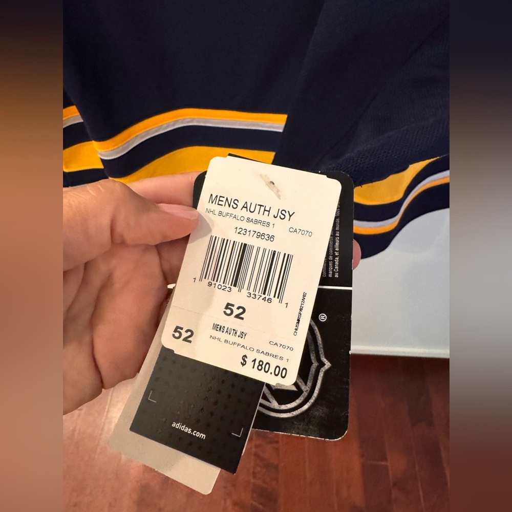 NHL Buffalo Sabres hockey jersey - Picture 3 of 4